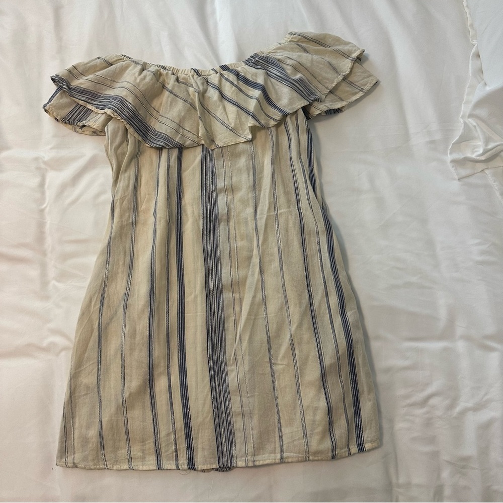 Off the shoulder strip dress with pockets